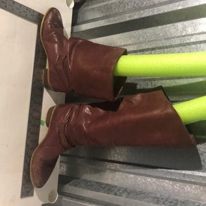 12m burgundy low heel Zodiac cuffable boots.